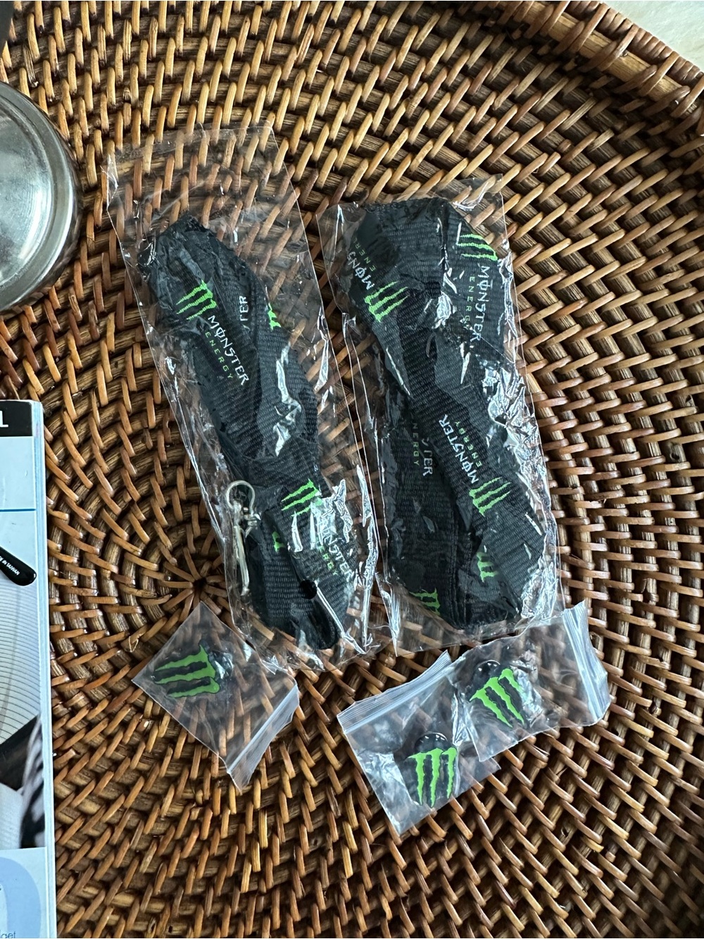 Monster Energy Black & Green Enamel Pin and Keychain 5 Piece Lot New in Package